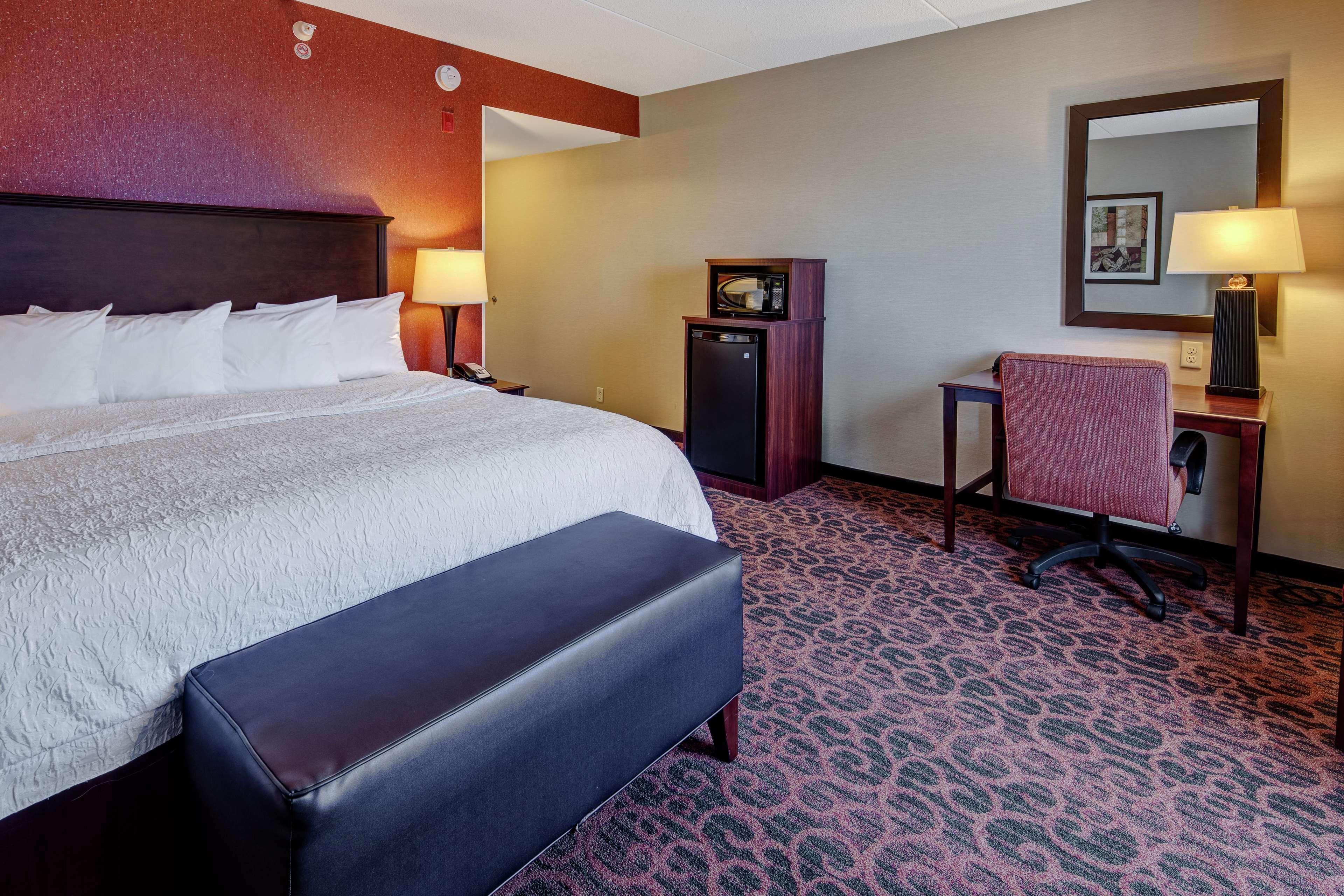 Hampton Inn & Suites Minneapolis St. Paul Airport - Mall Of America Bloomington Exterior photo
