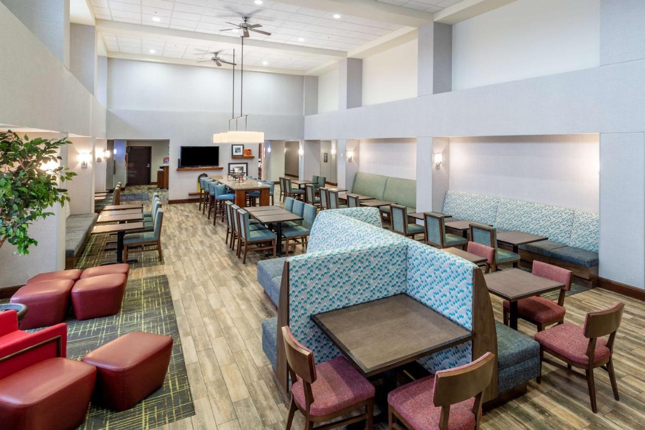 Hampton Inn & Suites Minneapolis St. Paul Airport - Mall Of America Bloomington Exterior photo