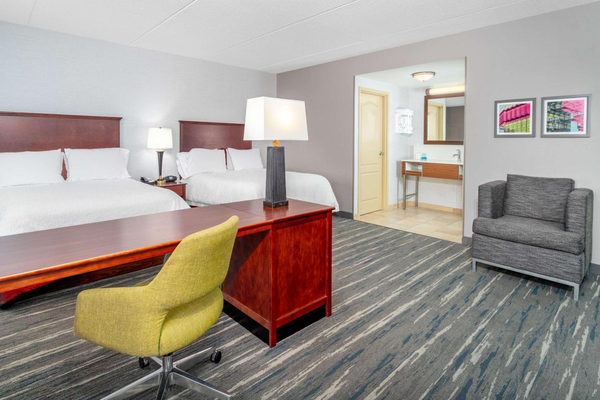 Hampton Inn & Suites Minneapolis St. Paul Airport - Mall Of America Bloomington Exterior photo
