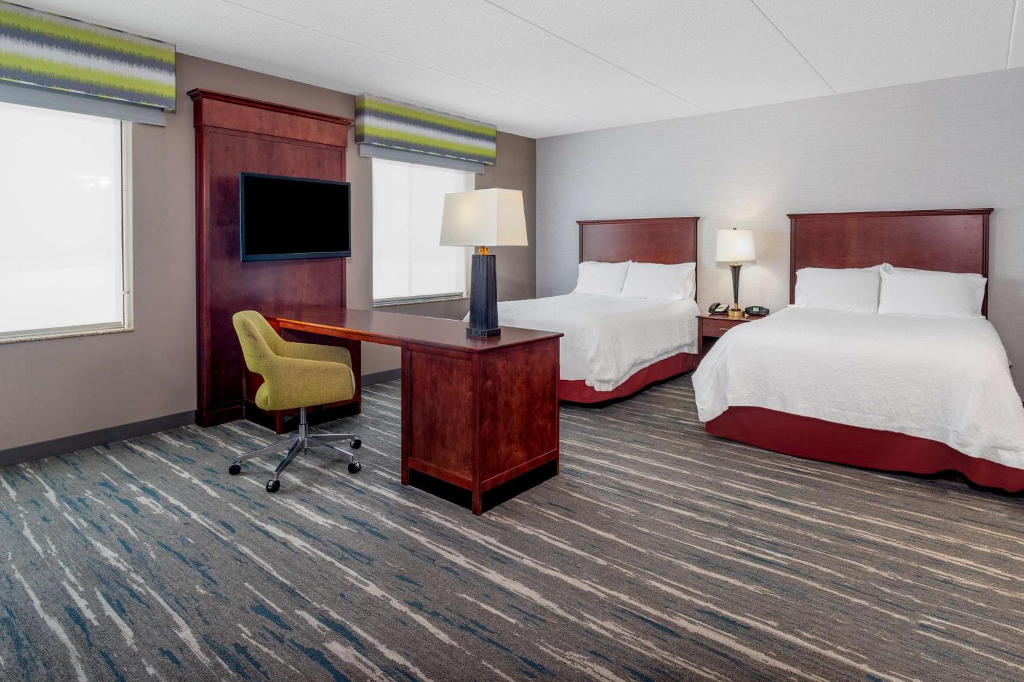 Hampton Inn & Suites Minneapolis St. Paul Airport - Mall Of America Bloomington Exterior photo