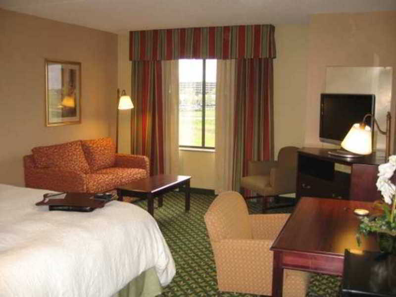 Hampton Inn & Suites Minneapolis St. Paul Airport - Mall Of America Bloomington Exterior photo