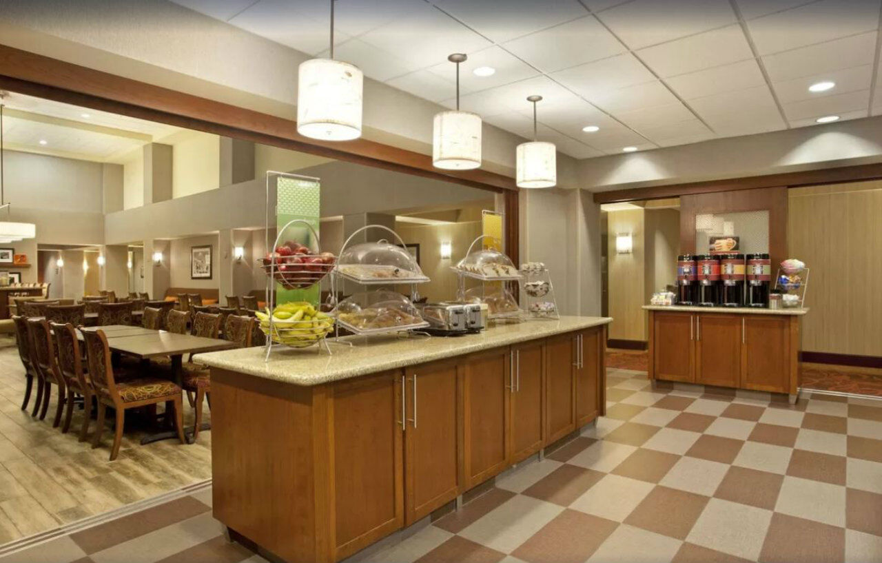 Hampton Inn & Suites Minneapolis St. Paul Airport - Mall Of America Bloomington Exterior photo